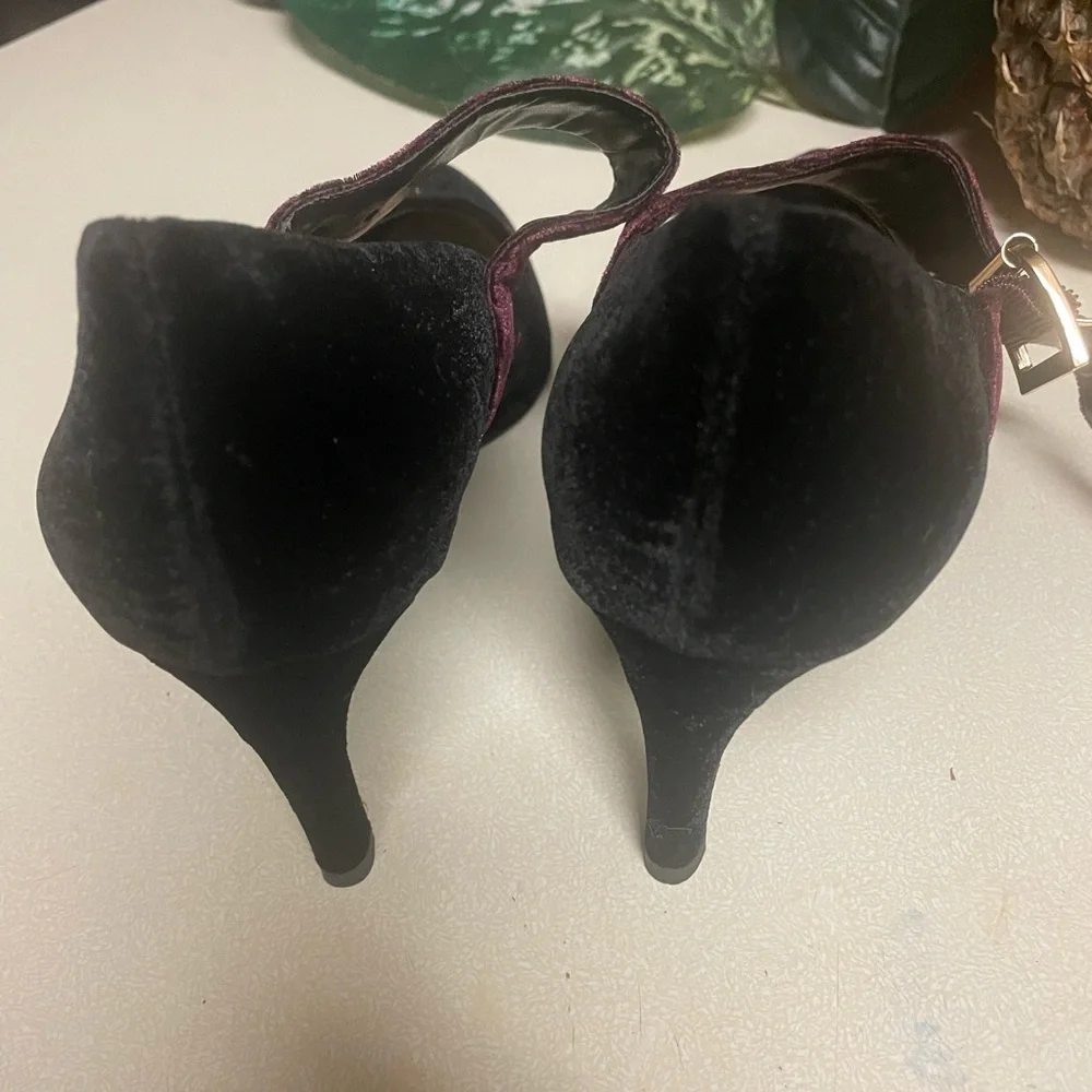 DKNY Heels 9.5